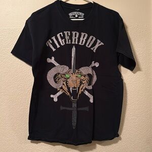 Wolfknives Tigerbox graphic tee